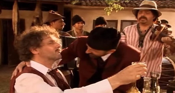 NEMA KOGA OVAJ HIT NE POGAĐA PRAVO U DUŠU: Ono što niste znali je da ga je napravio psihijatar, a Manda je uz njega sahranjen!
