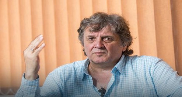 Radoš Bajić otkrio zbog čega mu CELA PORODICA od deset članova živi pod jednim krovom