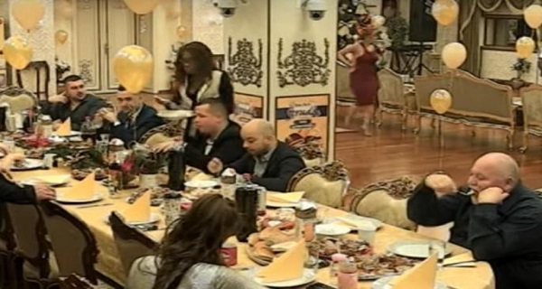PANIKA U PAROVIMA! Novi štrajk glađu u vili! Razlog je ŠOKIRAO sve! (FOTO)