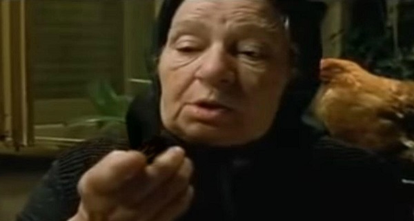 (FOTO) NIJE HTELA VELIKU SLAVU: Baka iz kultnog filma Rane jedva preživela porođaj i rodila NAŠEG VELIKOG GLUMCA!