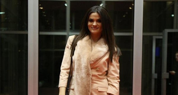 Rumeni obraščići, SLATKA BUCKA: Milica Pavlović je danas seks-bomba, a na prvom nastupu bila je totalno neprepoznatljiva! (VIDEO)