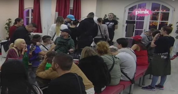 LUNO, KIJO? ŠOK: Ovo je Slobina reakcija nakon što je NOVA lepotica ušla u Zadrugu! Isuse… (VIDEO)