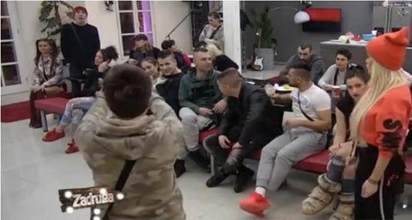 PUKLO: Šokantan KRAJ ljubavi! Ovaj par više NE postoji! GRMELO, a onda je IZLETELA na sneg i… (VIDEO)