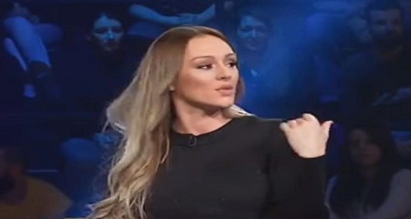 RAZBIĆU VAM KAMERU I IĆI ĆU U ZATVOR: Anabelu pitali o Luni, a njena reakcija je skandalozna! Pljuštale pretnje i uvrede!