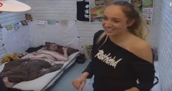 (VIDEO +18) BEZ DLAKE NA JEZIKU: Luna Đogani DETALJNO o eksplicitnim fotografijama koje dobija od muškaraca