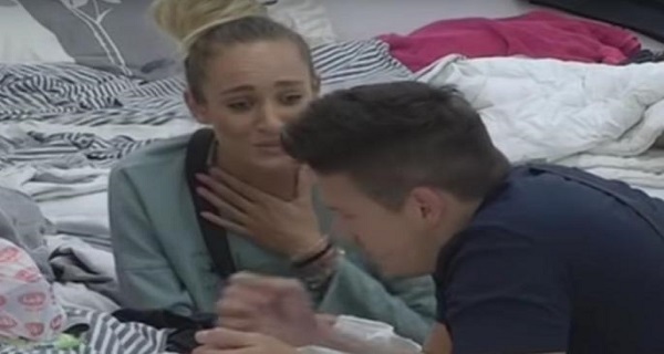 NIKAD SE NISAM OSEĆALA KAO TVOJA DEVOJKA! Luna žestoko oplela po Slobi, a onda on PRIZNAO SVE! (VIDEO)