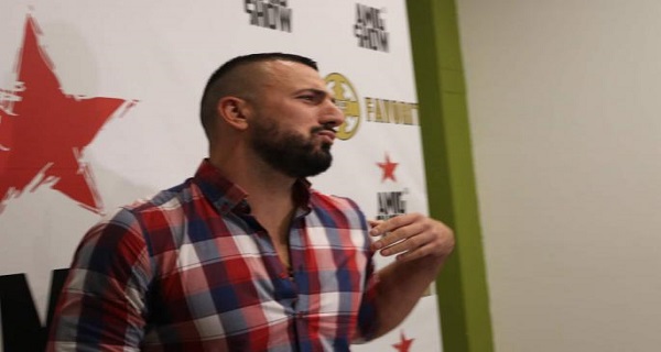 NASILNIK NAJGORI OD SVIH: Pogledajte šta je Vladimir Tomović uradio u bekstejdžu “Amidži šou-a”!