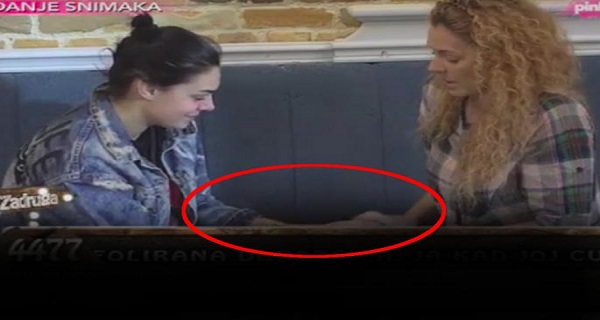 GURNULA JOJ U RUKE – NAPUŠTAJU SRBIJU: Vidite ŠTA je Mini majka unela u “Zadrugu” i OSTAVILA (VIDEO)