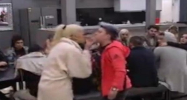 TUČA, RASKID! “Luna se p*srala po tebi!” Sanja opet fizički NAPALA Matoru! Obezbeđenje ih razdvojilo!