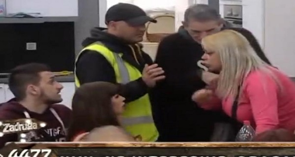 LAKTOM U NOS! Marija Kulić skočila, nasrnula na ZETA! Pokvareno ĐUBRE! Uleće obezbeđenje, HAOS (VIDEO)