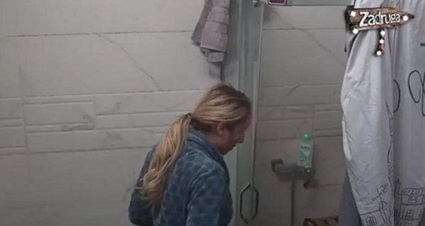 Nakon NASILJA U ZADRUZI, Luna i Marko lečili živce S*KSOM! Peškir umalo otkrio SRAM! (VIDEO)