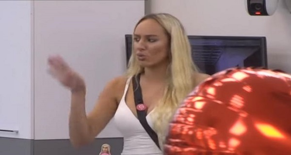 PERVERZNA LUNA! Slaba je sa geografijom, ali dobro se razume u P*RNO stvari! Ja sam GREŠNICA! (VIDEO)