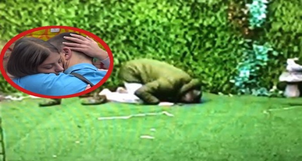 EDIS SNIMLJEN KAKO SE MOLI ALAHU: Žestoka svađa izbila zbog toga – na čijoj ste vi strani? (FOTO)