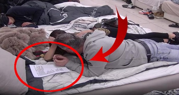 ŠOK PREOKRET! VRATIO SE i to sa PAPIROM: Edis sa SUĐENJA sa SUPRUGOM, pravo u KREVET sa Draganom (FOTO)