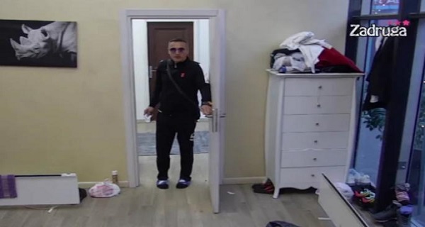 AU KAKAV BLAM! OVO NIJE OČEKIVAO! Gagi prekinuo Lunu i Marka usred vrele akcije! (VIDEO)