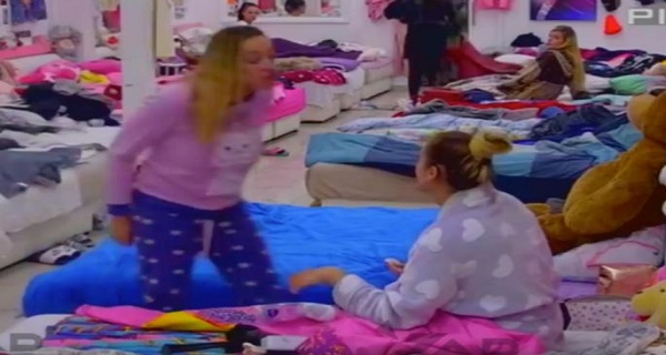 ISPLIVAO SNIMAK ANABELINOG NASRTAJA NA LUNU “ŠTA, JE L HOĆEŠ DA ME UDARIŠ” Raskrinkaće ćerku! (VIDEO)