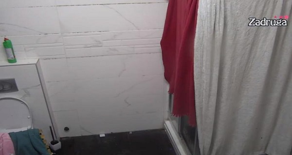 A ONDA SU SE SKLUPČALI: Akcija pod tušem – u znak pomirenja! Pa osmeh od uva do uva… (VIDEO)