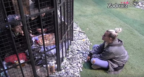 “KU*VINSKA POSLA”! Zadrugari OGORČENI na Ivu: Očajna je, hvata se za Stefana da bude u centru pažnje!