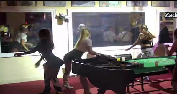 MEŠAJ, MEŠAJ! Luna NIKAD VRELIJA – Obukla minić i BEZOBRAZNO TVERKOVALA – više nije u DEPRESIJI