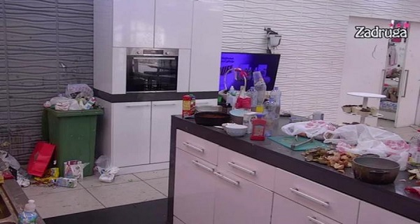ŽIVE U HAOSU! Zadrugari ne mare za smeće i prljavštinu, zbog čegfa bi mogli biti KAŽNJENI! Svi sem NJE! (VIDEO)