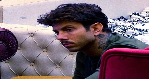 Pričalo se da će ga Iva ŠUTNUTI, a Đukić je sad POKAZAO sa kojom devojkom je PROVEO NOĆ posle završetka Zadruge!