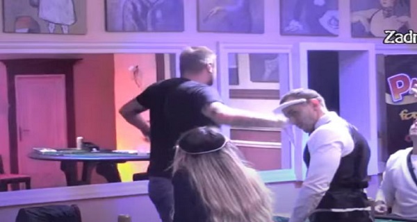LOMI SVE PRED SOBOM! Janjuš lije PRELJUBNIČKE suze, a zatim razbija ceo KAZINO! Lete STOLICE! (VIDEO)