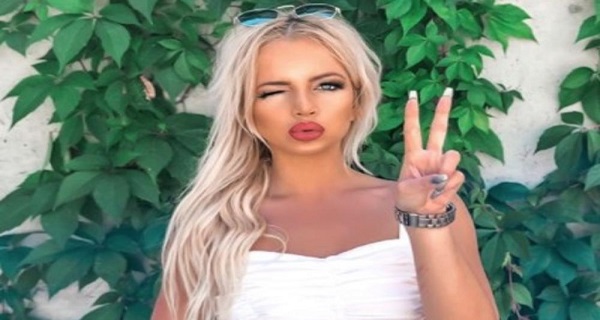 ANJI ZADNJICA VIRI IZ PREKRATKOG ŠORTSA: Ulazi u rijaliti sa dečkom, a evo šta kaže o INTIMI PRED KAMERAMA! (FOTO)