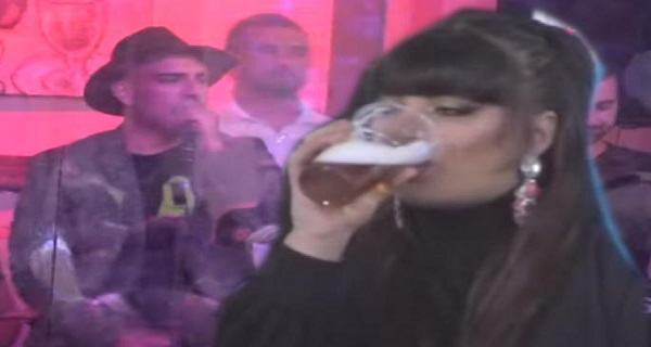 PREKID PROGRAMA! “ZOVITE MI MILJANU!” Darko Lazić ZAPALIO ŽURKU: “Ja ne mogu da pevam bez nje!”