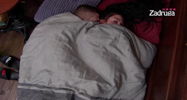 VRELA AKCIJA U CIK ZORE! Maja i Čorba nisu mogli da se obuzdaju, pa se PREPUSTILI SRASTIMA (VIDEO)