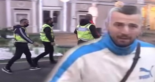 UPOZORILA GA NA TOMOVIĆA – Mina Vrbaški OGOVARALA Vladimira sa Carom: “Pokazaće ti on prijateljstvo!”