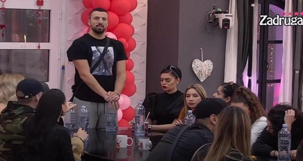 “DOŽIVEO SAM DA ME BALAVICA OD 20 GODINA PREVESLA!” Vladimir po ko zna koji put dokusurio Minu svojim rečima