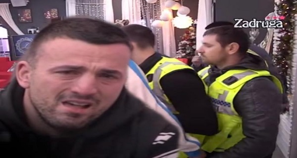 VLADIMIR TOMOVIĆ URLAO NA NOVINARE! “Vi niste tu da me VREĐATE!” Neviđeni HAOS pred MILIONIMA