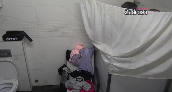 VRELA AKCIJA TARE I ŠA! Dok su svi spavali, čuli se UZDASI i tresle KAMERE! Završili u WC-u! (VIDEO)