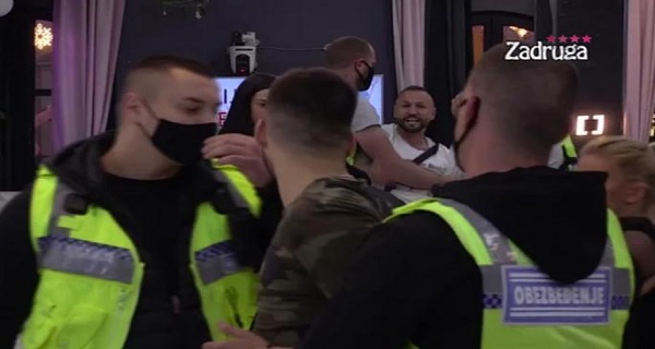 MAKLJAŽU PREKINULA FLAŠA: Obezbeđenje nemoćno u surovom okršaju Ša i Cveleta! (VIDEO)