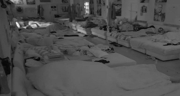 VRUĆE AKCIJE DO JUTRA! Njih ŠESTORO imalo odnose – jedni pored drugih, TRESU, NE STAJU! Žurka uzela MAHA