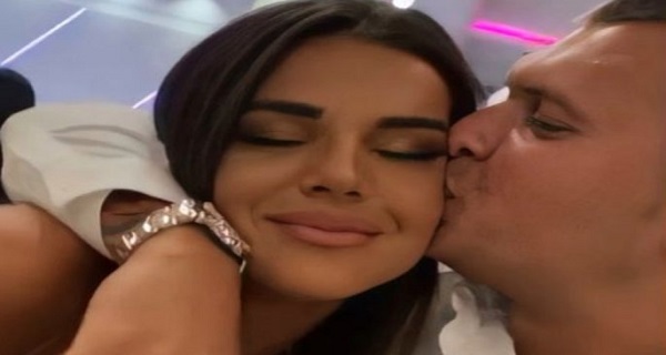 MISICA JE TRUDNA? Stefan Karić objavom potvrdio sumnje, ljubi Ljubisavljevićevu U STOMAK? (FOTO)