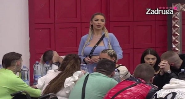“MALA JE BEZOBRAZNA, DRSKA I NEZRELA!” Aleksandra se obrušila na Anu – Haos tokom nominacija (VIDEO)