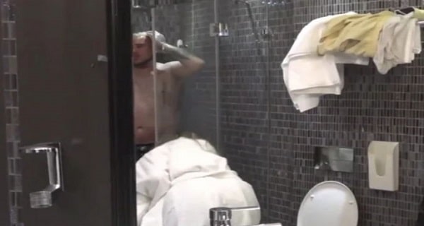 ODZVANJA TOALET! Dalila i Car se prepustili DIVLJAČKOJ AKCIJI ispod tuša, sve se TRESLO! (VIDEO 18+)