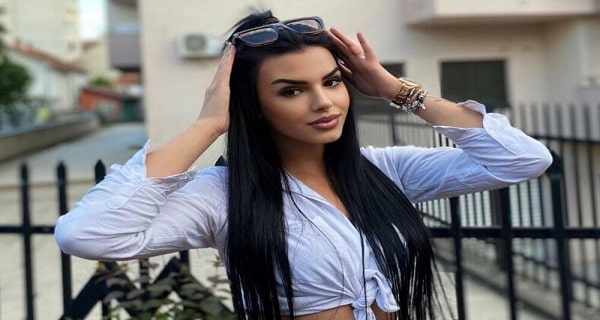 ZA SVE LAZI SLEDI TUZBA: Anita Stanojlovic podnela tuzbe za svakoga ko je napisao laznu vest o njoj.
