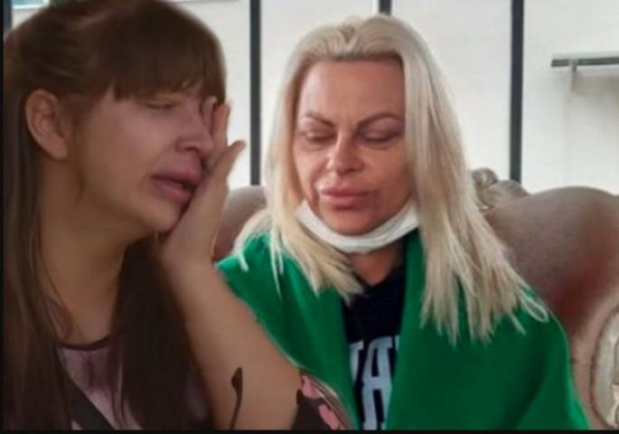 UŽAS – DVE ŽENSKE OSOBE BRUTALNO PRETUKE MLAĐU SESTRU MILJANE KULIĆ: “Sa teškim povredama hitno prebačena u bolnicu” ispričala je potrešena Marija