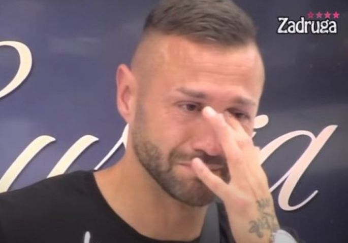“BEŽIM OD KLOŠARKI! DOVOLJNO SAM SE IZBLAMIRAO U RIJALITIJU!” Ša besan zbog POVEZIVANJA sa zadrugarkom