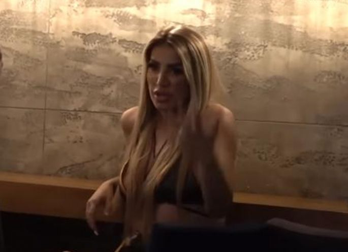 DALILA SVA U MODRICAMA – šok scena nasred tržnog centra u Beogradu! Lice IZOBLIČENO, odmah ukazana POMOĆ (FOTO)