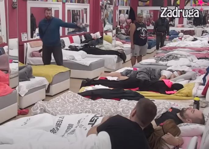 SUDAR DVA TITANA! Marinković ušao u SUKOB sa Vračevićem: Namerno ga PROVOCIRA – Pao mu mrak na oči