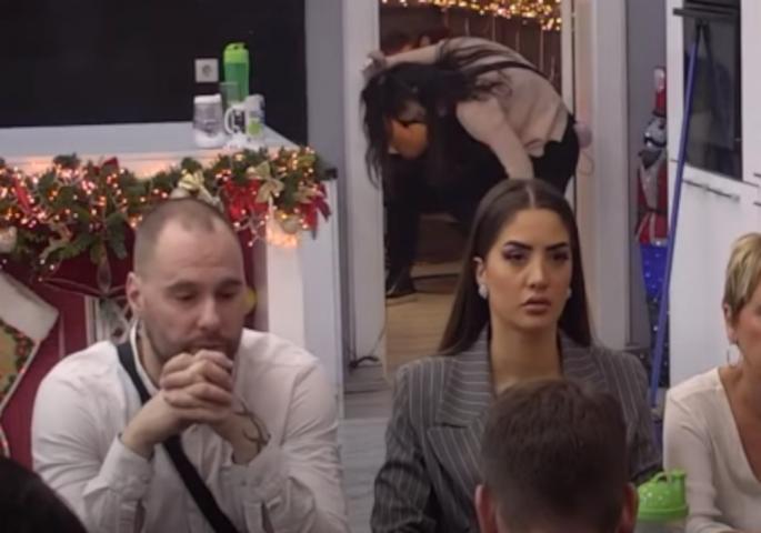 NA METI OSUDA! Napala Zvezdana i Anđelu: “Dozvolili ste, bruka i sramota” – kažnjeni: Zvezda ZAURLAO