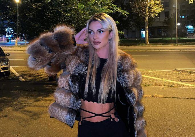 TARA SIMOV TRUDNA?! Bivša zadrugarka se UDAJE – otkriveno kada staje na LUDI KAMEN!