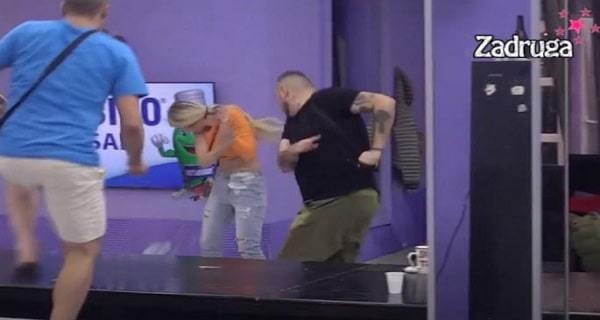 ZVERSKO IŽIVLJAVANJE NAD JEDNOM ŽENOM! Filip Car pomahnitao, ne zna gde bije – Hoće li ga neko zaustaviti?!