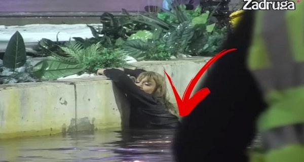 NEMA NIŠTA ISPOD? Prilikom izlaska iz ledenog jezera, Miljani Kulić se zadigla haljina! Šta je ovo, bre?