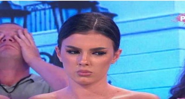 “TO JE SMRAD, KOJI NE ZNA KADA STE ROĐENI!” Nakon skandaloznog uključenja Anitinog oca, oglasila se i NJENA MAJKA