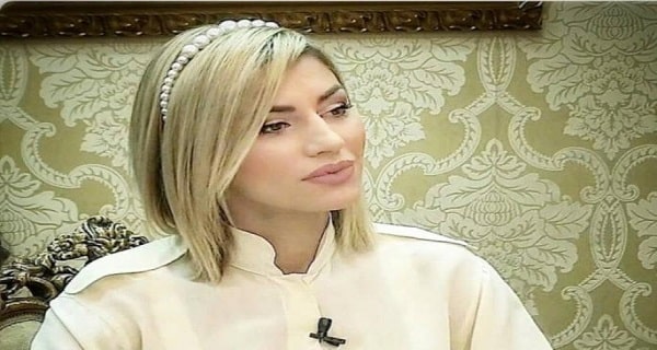 Srpsku voditeljku (33) KUPA ROĐENA MAJKA – Podelila snimak, izazvala masovne reakcije: “Zašto mora javno?”