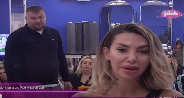 Drvlje i kamenje na Aneli – Nakon što je Janjuš odbacio, zgrozila sve OVIM postupkom (VIDEO)